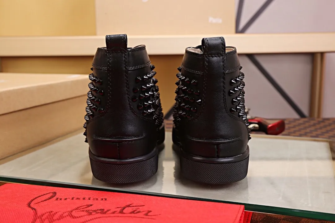 Ex-factory price 480. christian louboutin (CL red sole shoes) counter nail series, high-top casual sneakers for couples 📢 📢 📢 Exclusive hot style release 🎈🎈💪 Movable latex feet 👻 Finished outsole stitching line [satisfied] 😝Female 35-40# Male 38#-46, global supply😝 [Top version]: original imported cowhide upper, top original leather lining, original molded TPU outsole, original 1:1 detail processing, original shoe last, large quantity available from stock,